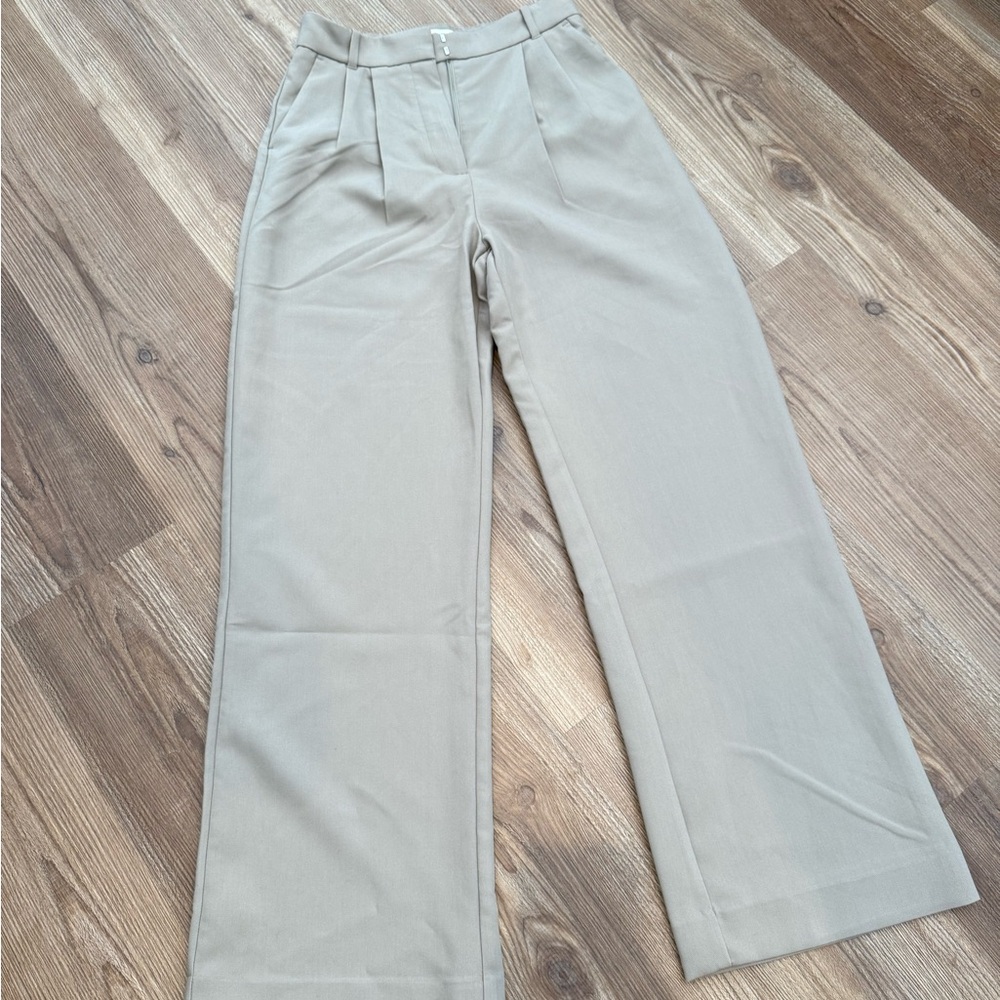 NWT Abercrombie trousers. 4R